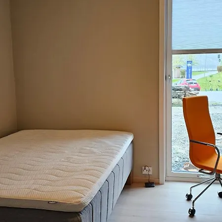 Brand New 3br By The Sea With Garden - 3 Minutes From By Train Apartment