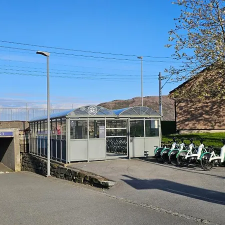 Apartment Brand New 3br By The Sea With Garden - 3 Minutes From By Train